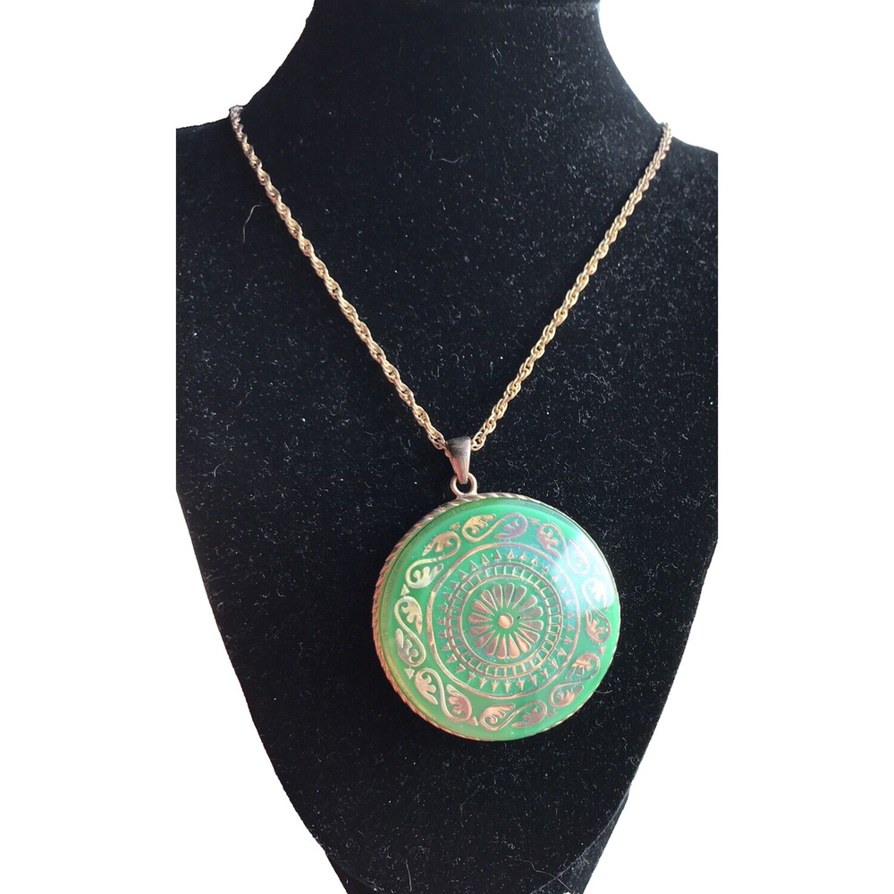 You & I Green and Gold Large Pendant gold chain long Adjustable can be doubled